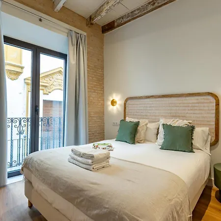 Encantador A Un Paso De La Catedral Apartamento *